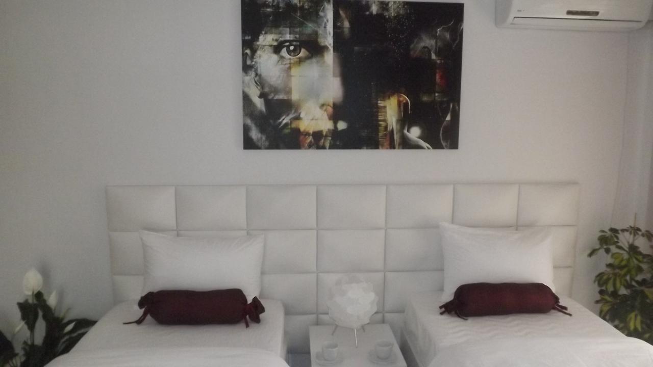 Sindoma Hotel Bartin Bilik gambar